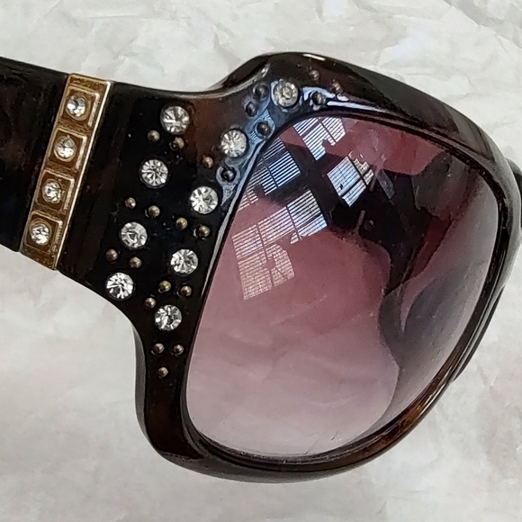 Blingy Rhinestone Embellished Plastic Wrap Sunglasses In Brown W/Pretty gold - Picture 2 of 12